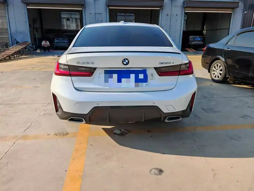 BMW 3 Series 2023 320Li M Sport Package фото 9