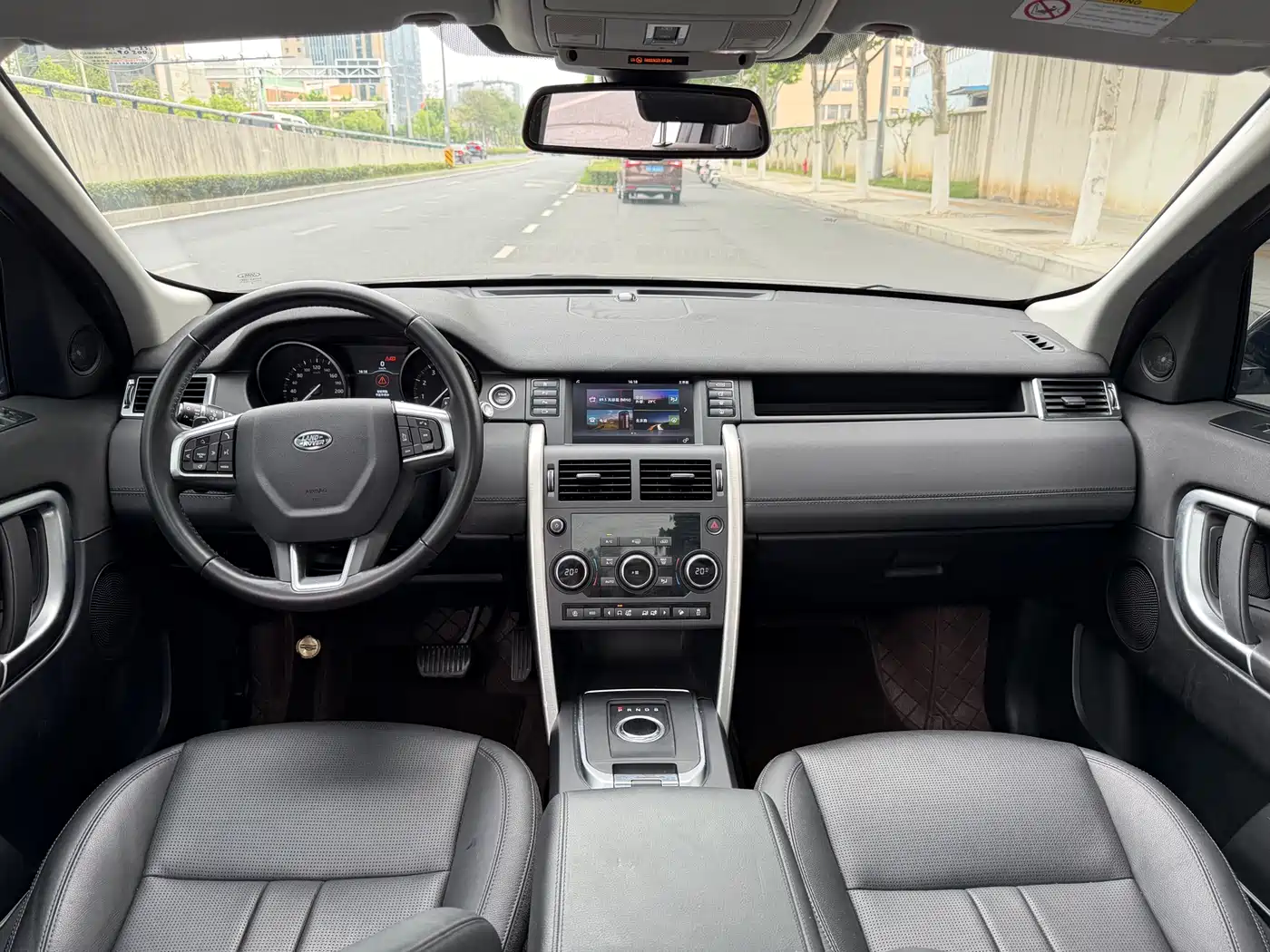 Land Rover Discovery Sport 2019 240PS SE Edition China V фото 12