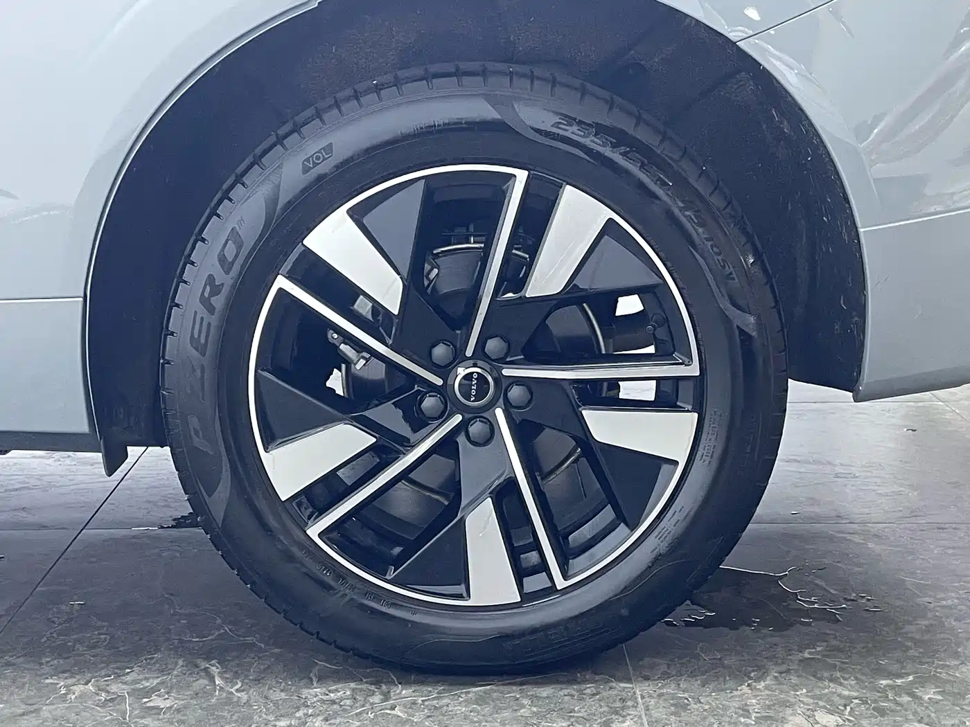 Фото 10 - Volvo XC60