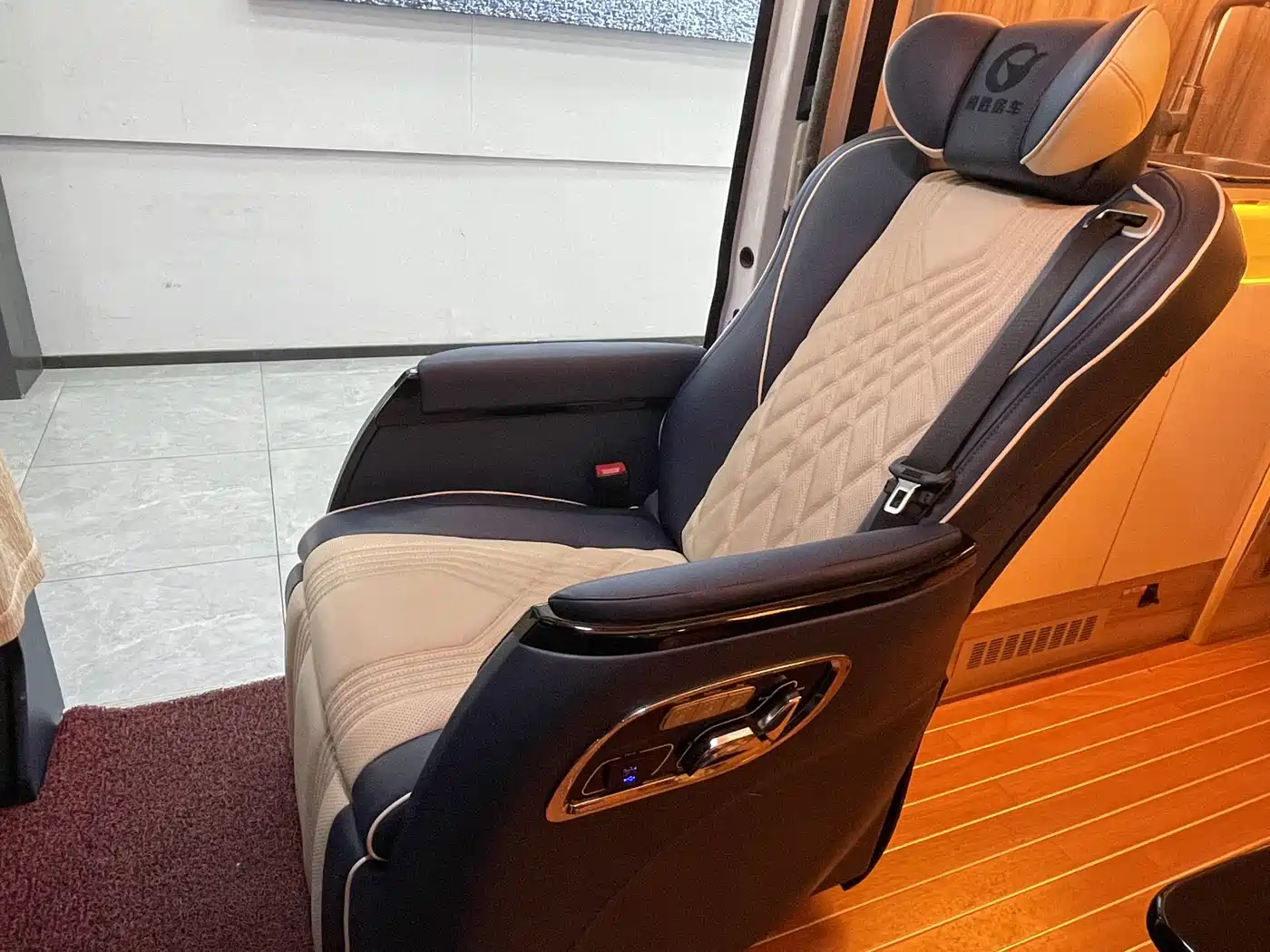 SAIC Maxus MAXUS V90 RV 2021 2.0T Travel Home V90 Self-Contained Class B RV Luxury Transverse Bed фото 13