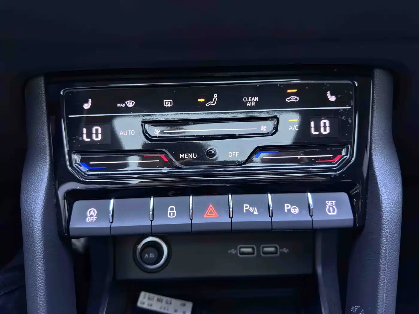 Škoda Karoq 2023 TSI280 Luxury Edition фото 15