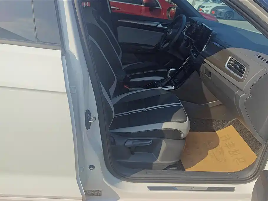 Volkswagen T-ROC 2025 300TSI DSG 2WD Dawn Edition фото 8