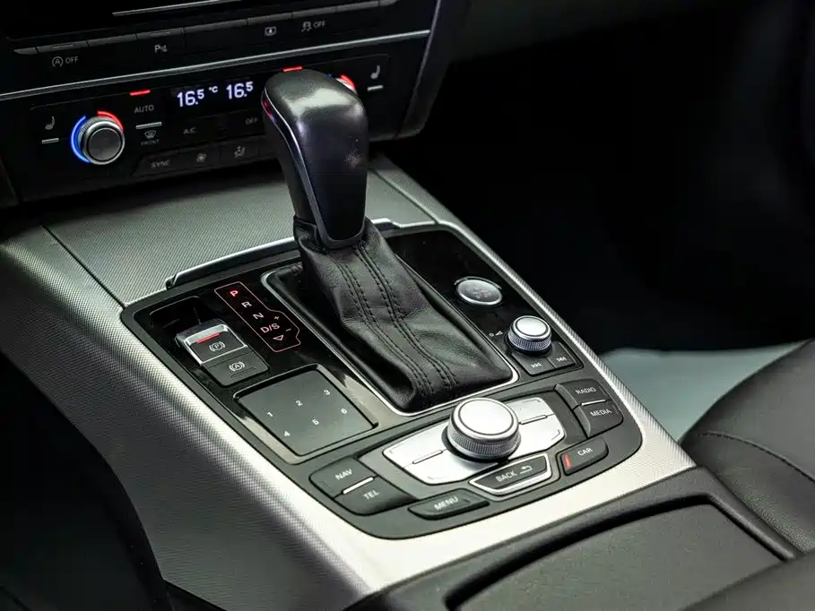 Audi A6L 2018 30th Anniversary 35 TFSI Fashion фото 14