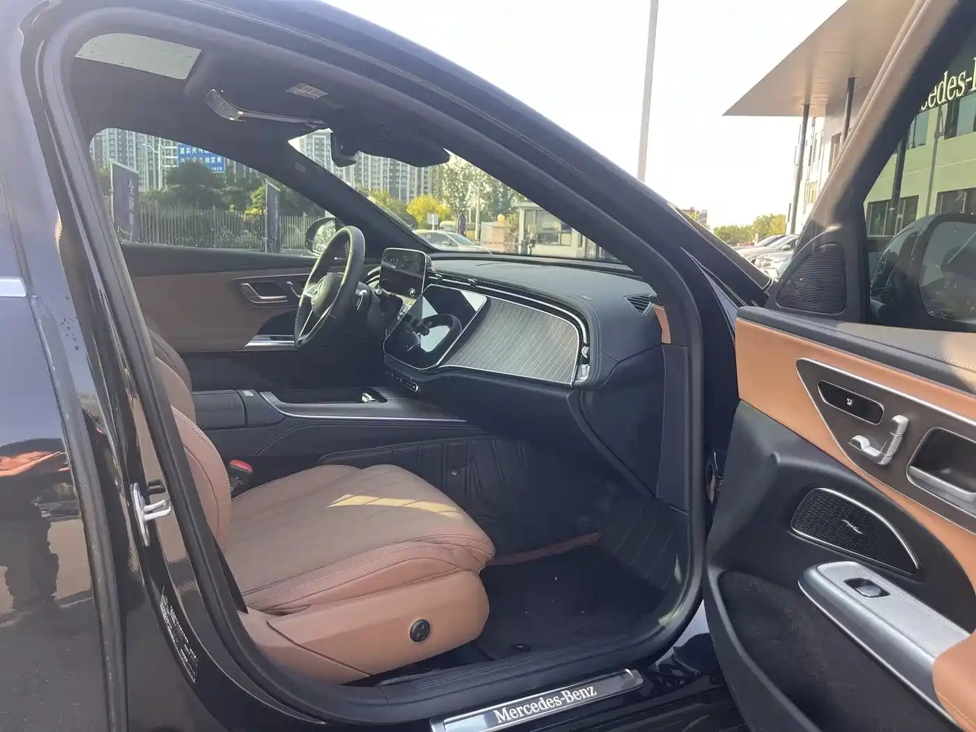Mercedes-Benz E-Class 2025 E 300 L Fashion фото 17