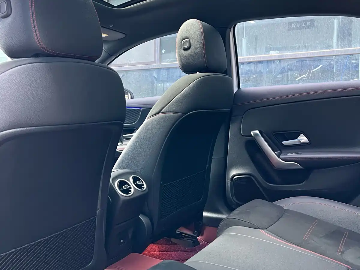 Mercedes-Benz A-Class 2024 A 200 L Fashion Edition фото 15