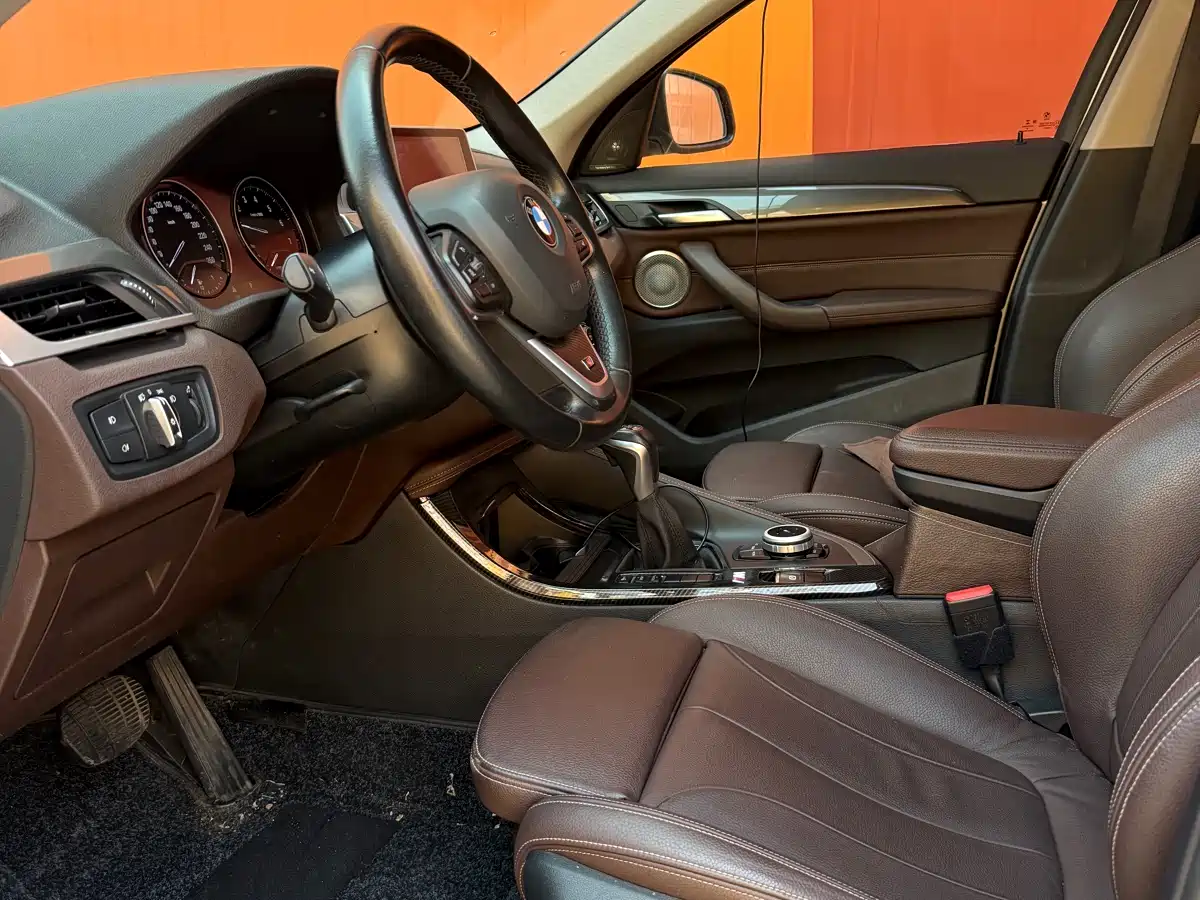 BMW X1 2019 sDrive18Li Premium Model фото 5