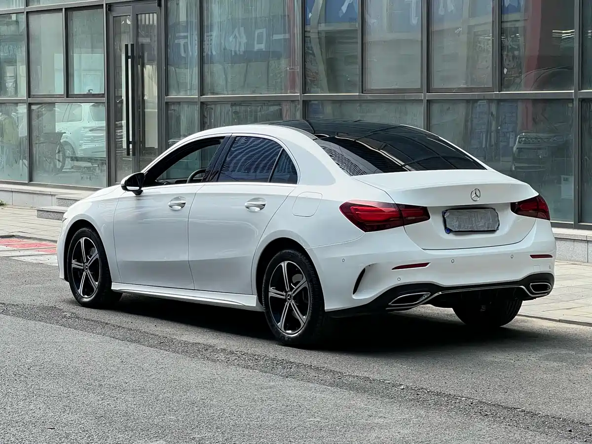 Mercedes-Benz A-Class 2024 A 200 L Fashion Edition фото 6
