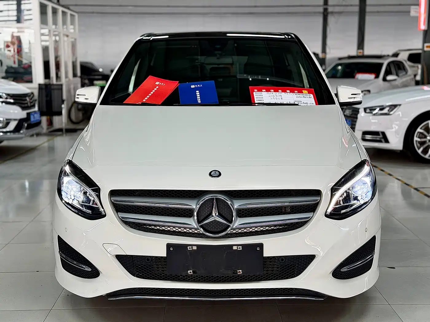 Mercedes-Benz B-Class 2016 B 200 Collector's Edition фото 2