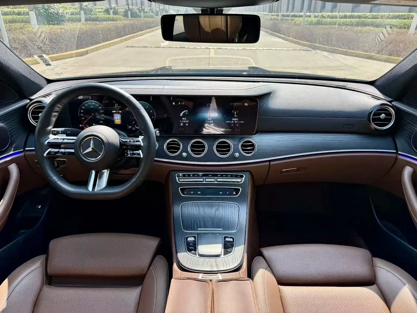 Mercedes-Benz E-Class 2023 E 300 L Sport Fashion фото 4