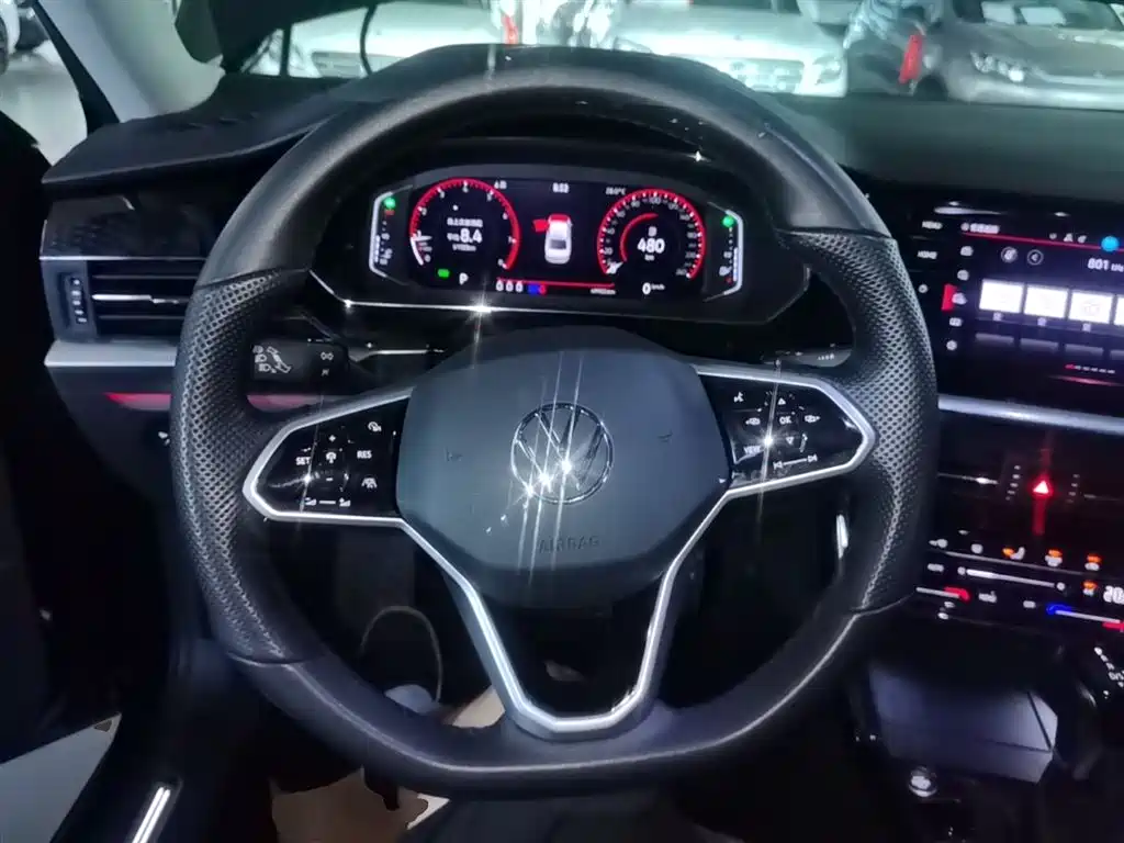 Volkswagen Passat 2023 330TSI Starlight Luxury Edition фото 11