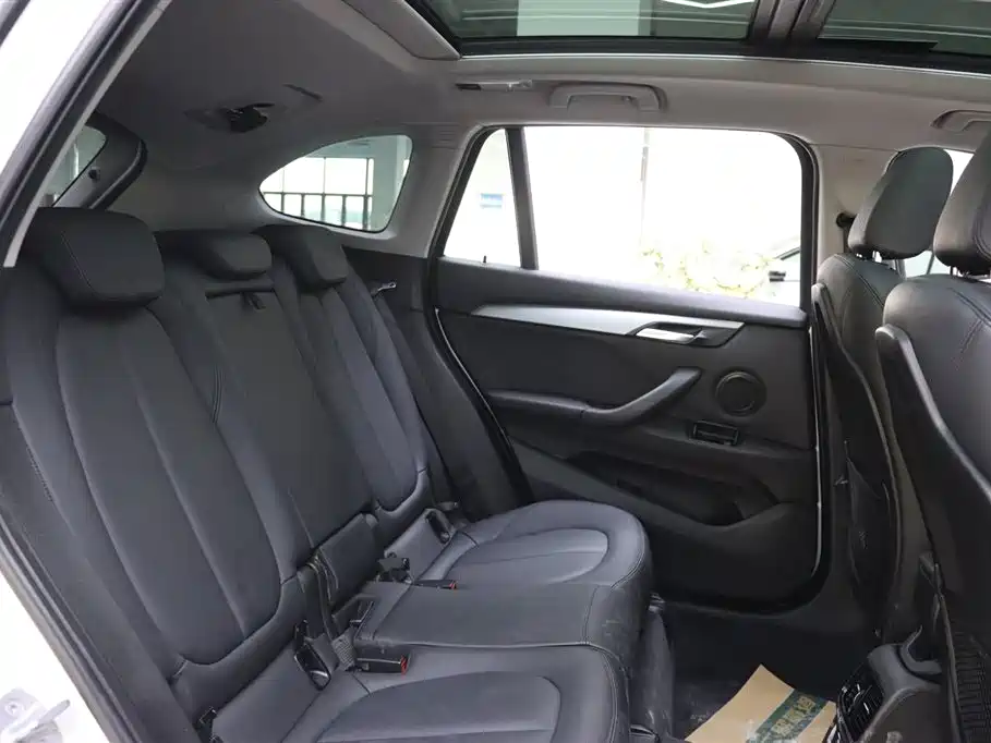 BMW X1 2019 sDrive18Li Fashion Model фото 19
