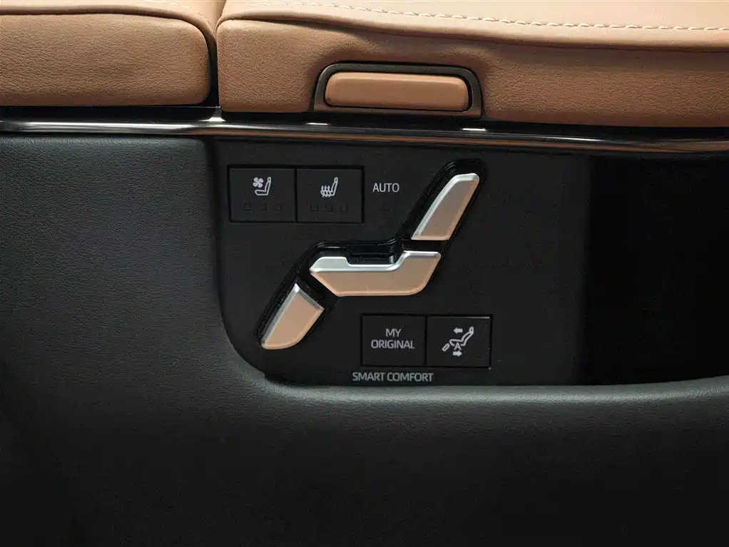 Toyota Alphard 2024 Hybrid 2.5L Ultimate Enjoyment Edition фото 24