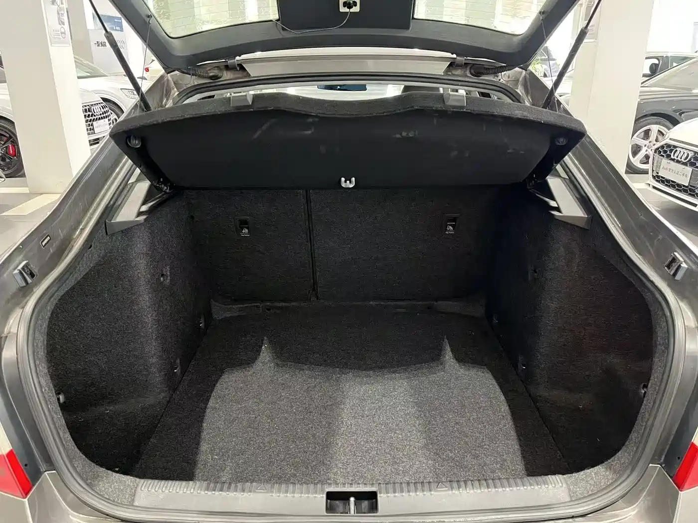 Škoda Octavia 2015 1.6L Automatic逸杰版 фото 14