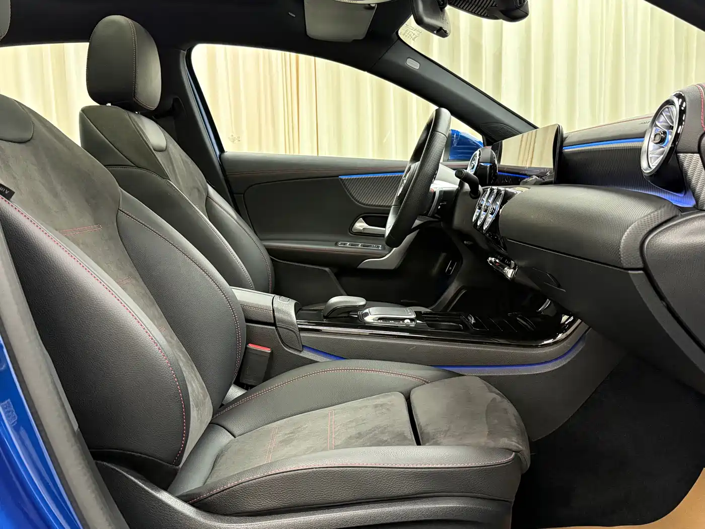 Mercedes-Benz A-Class 2024 A 200 L Fashion Edition фото 13