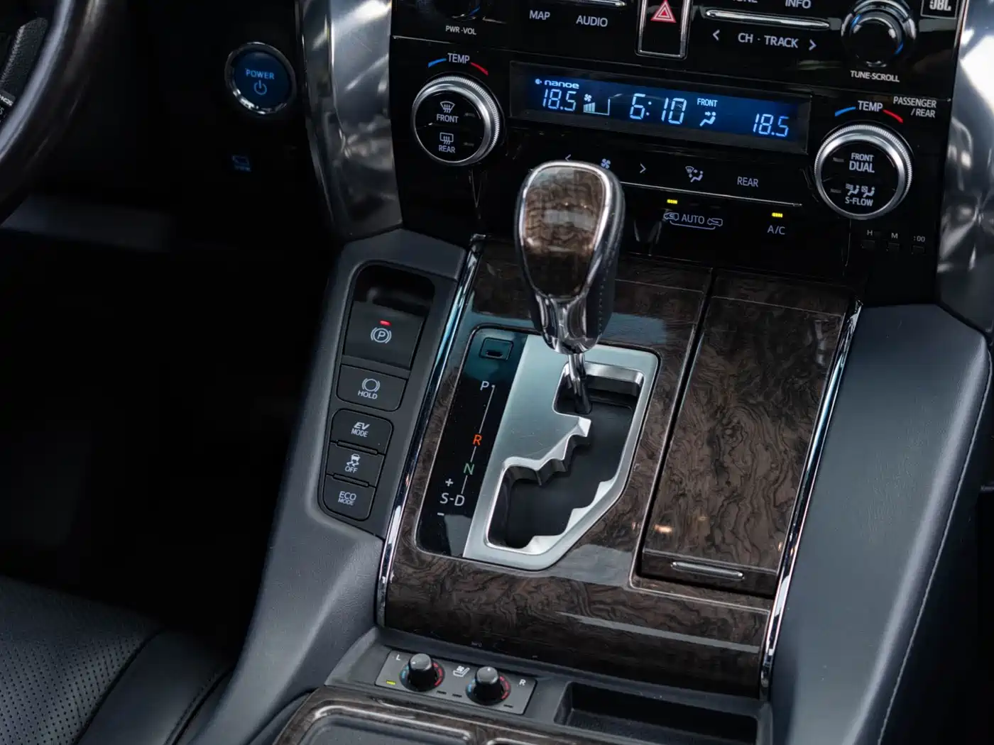 Toyota Alphard 2021 Hybrid 2.5L Ultimate фото 14