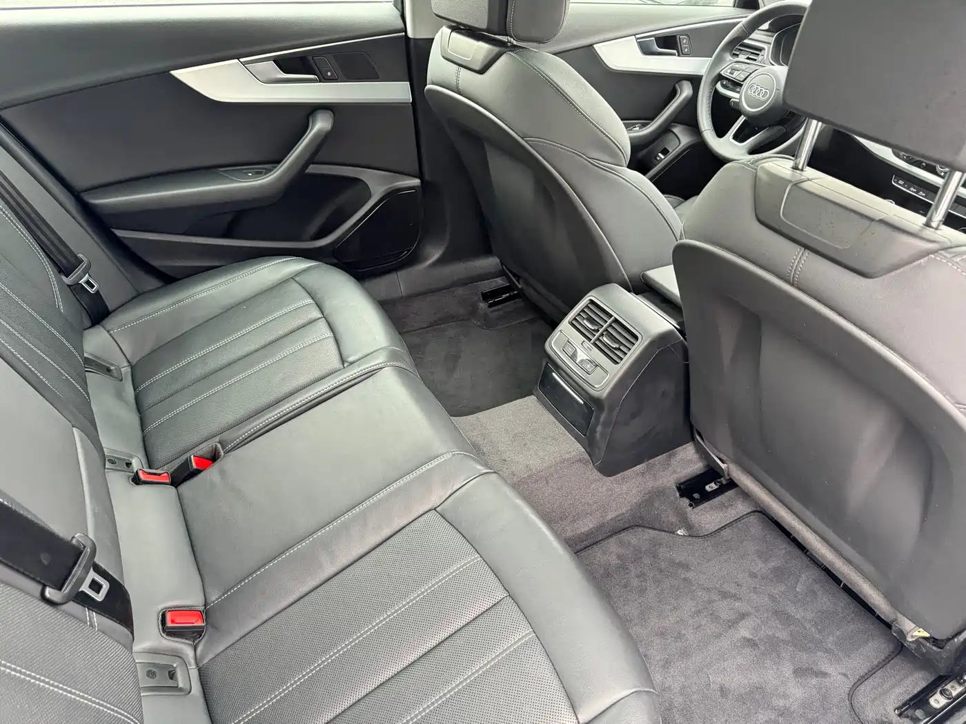 Audi A4L 2022 40 TFSI Fashion Dynamic фото 15
