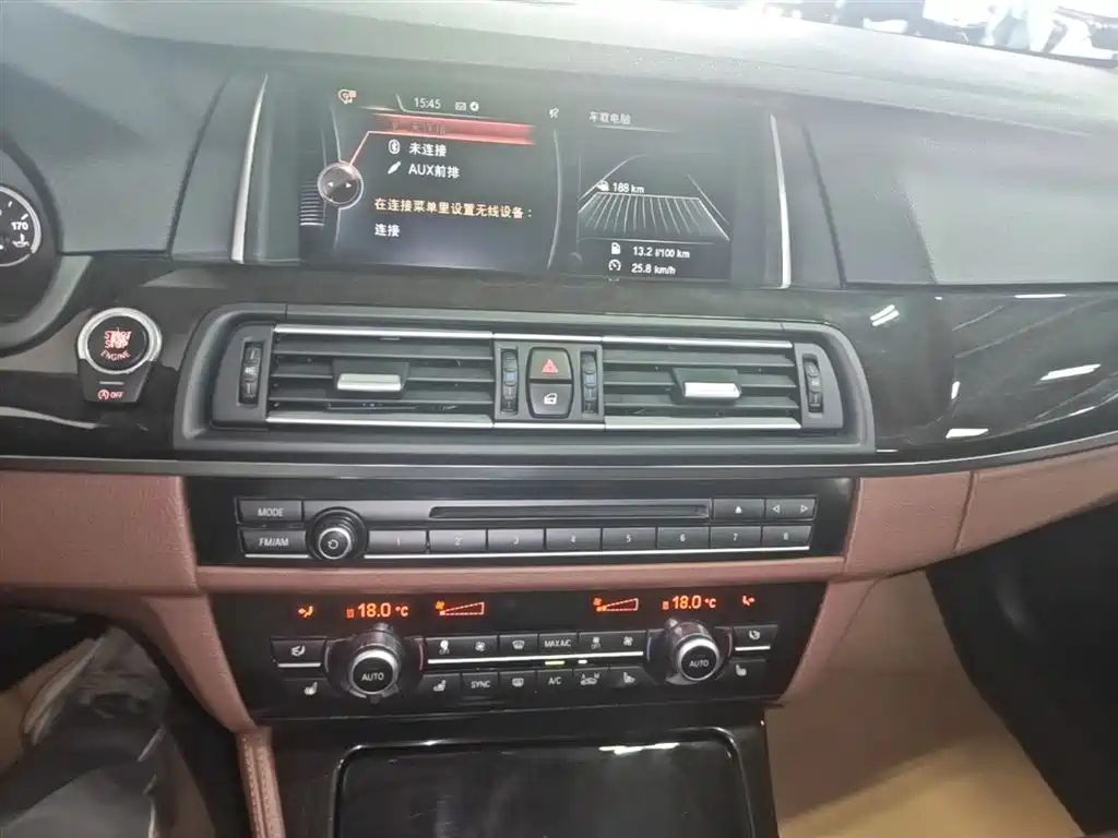 BMW 5 Series 2014 535Li Leadership фото 13