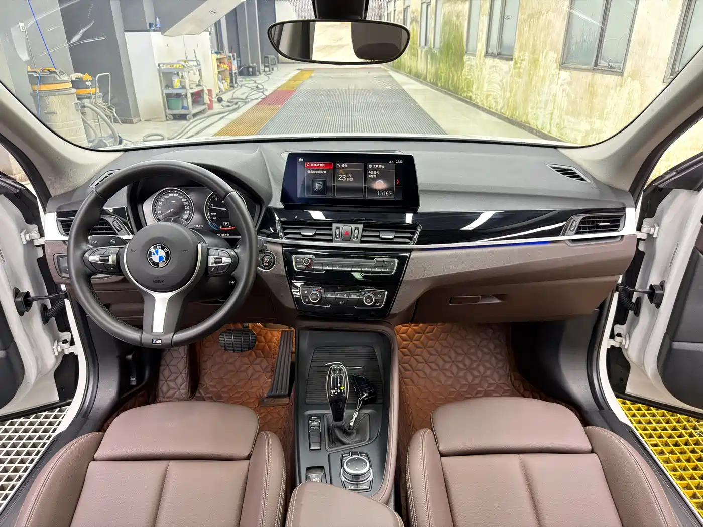 BMW X1 2022 sDrive25Li Leading фото 9