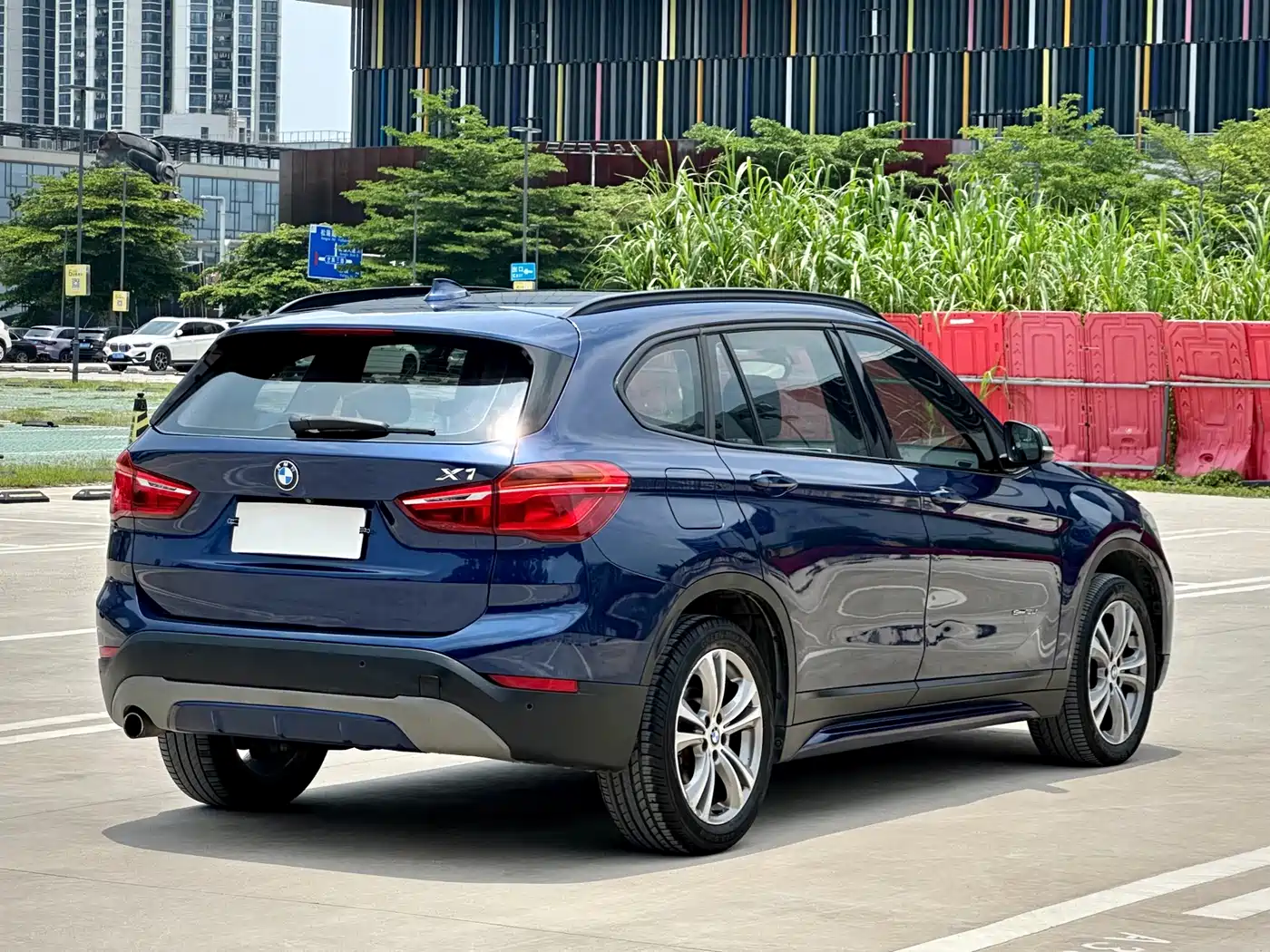 BMW X1 2018 sDrive18Li Premium Model фото 4