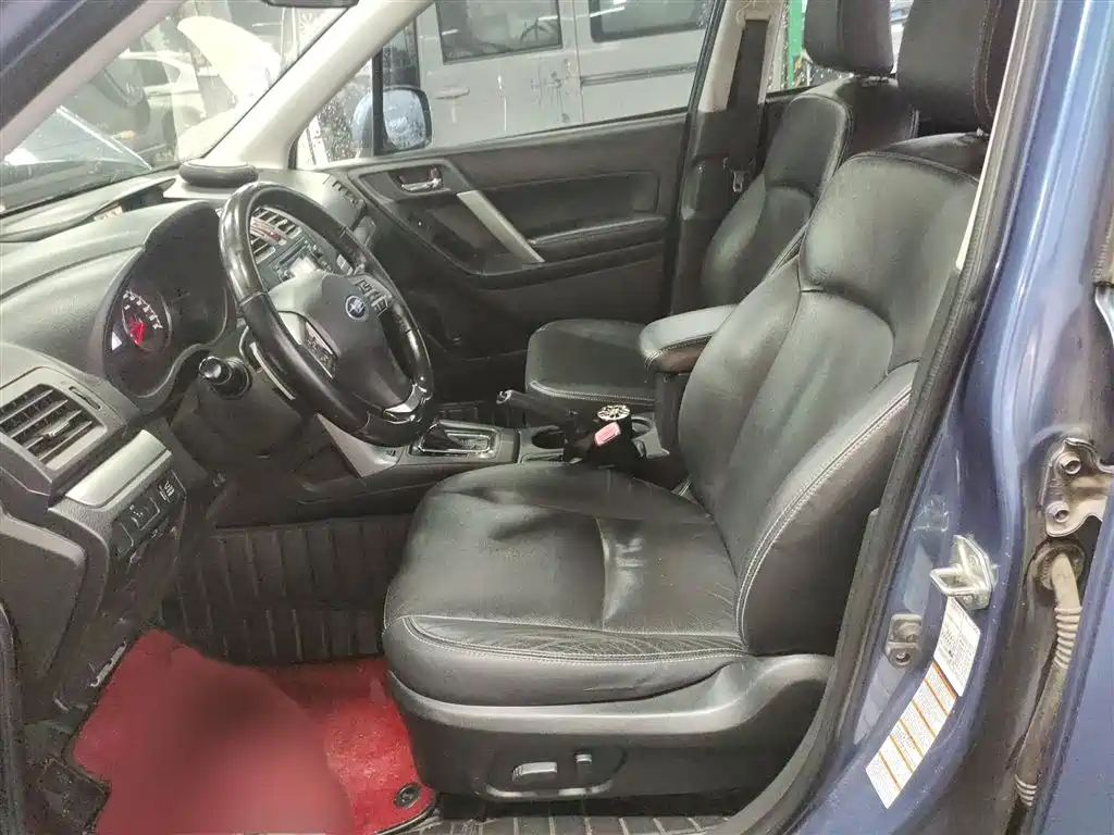 Subaru Forester 2013 2.5i Automatic Premium Edition фото 8