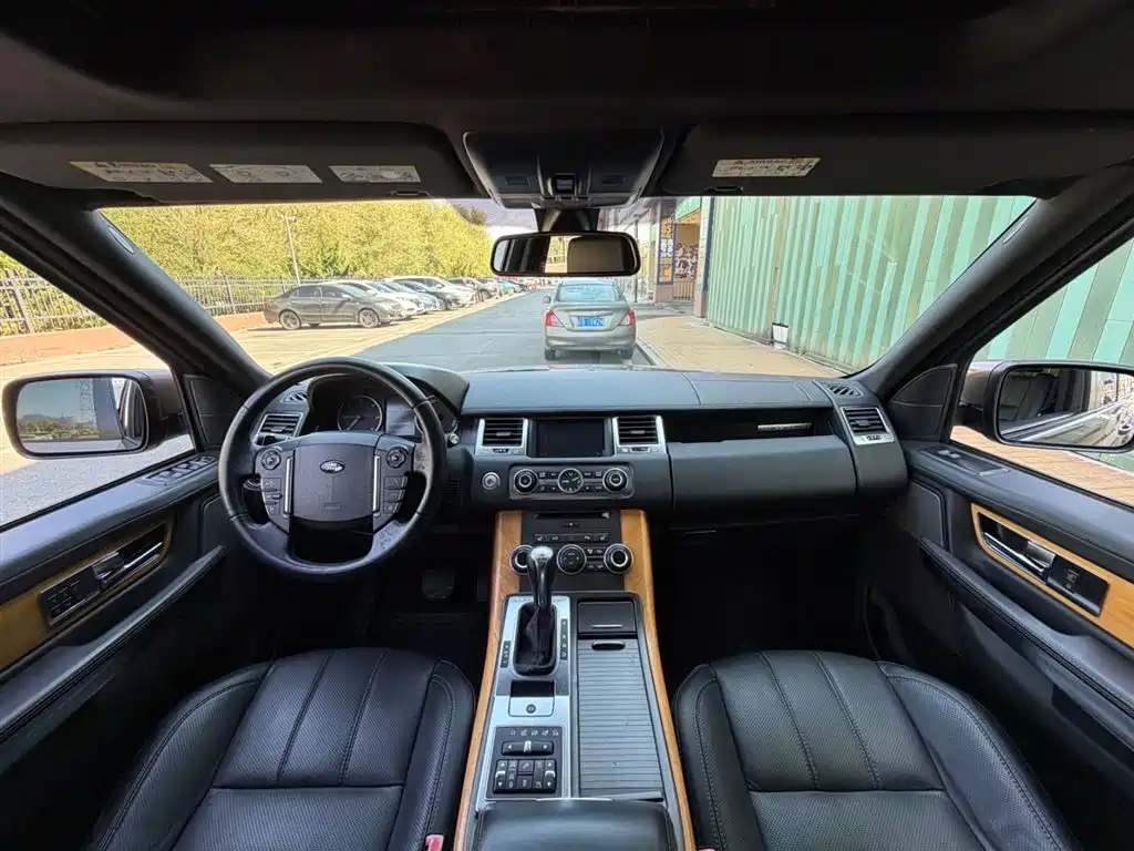 Land Rover Range Rover Sport 2013 3.0 TDV6 Diesel фото 4
