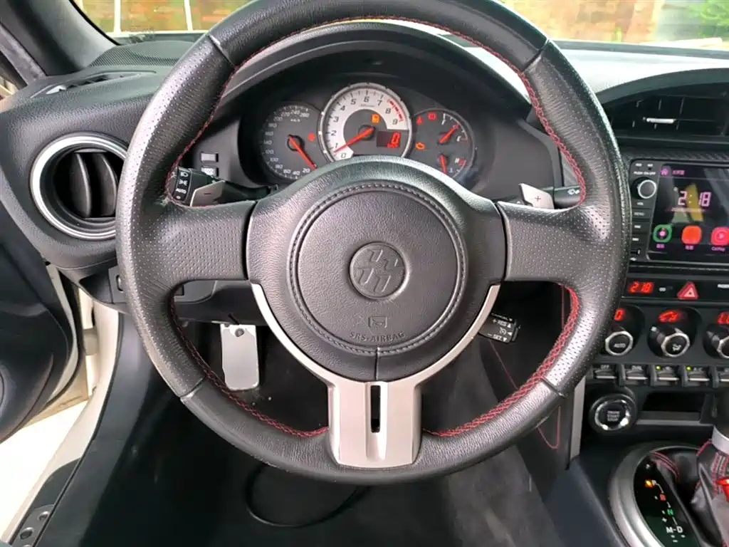 Toyota 86 2014 2.0L Automatic Luxury фото 11