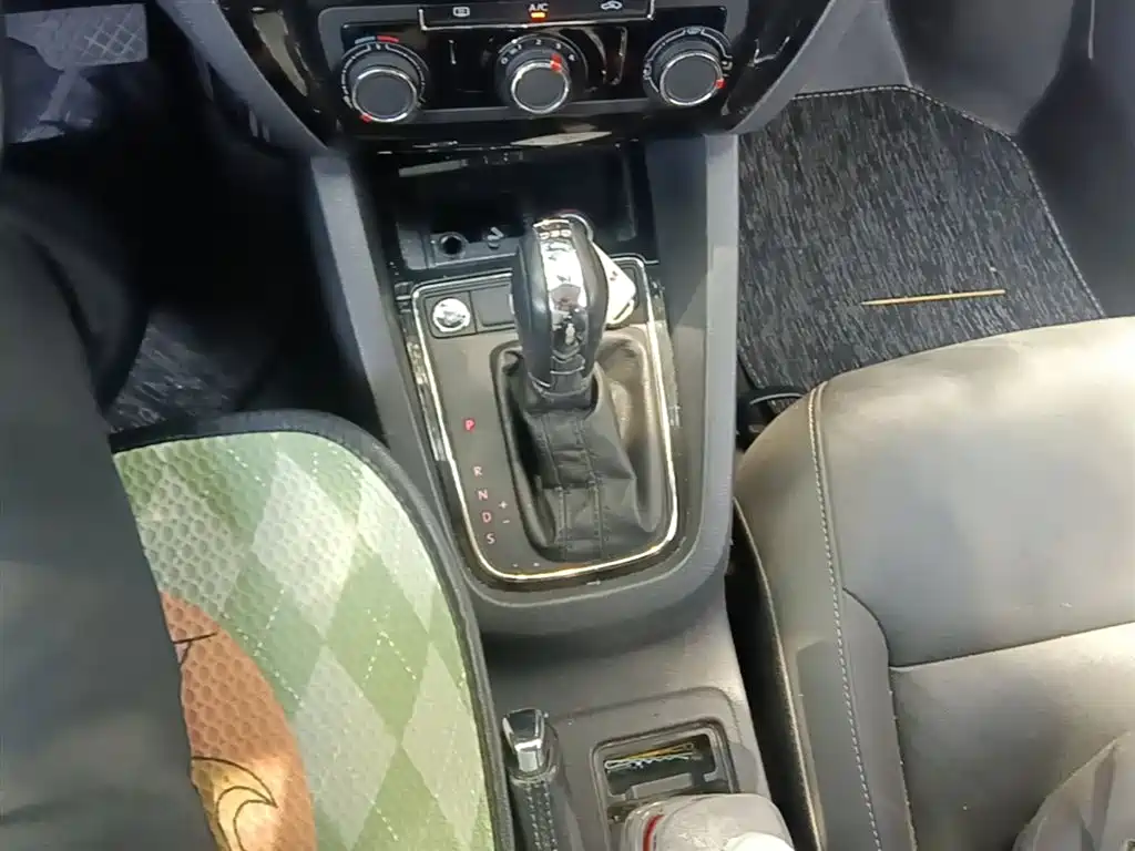 Volkswagen Sagitar 2018 280TSI DSG Spark Edition фото 21