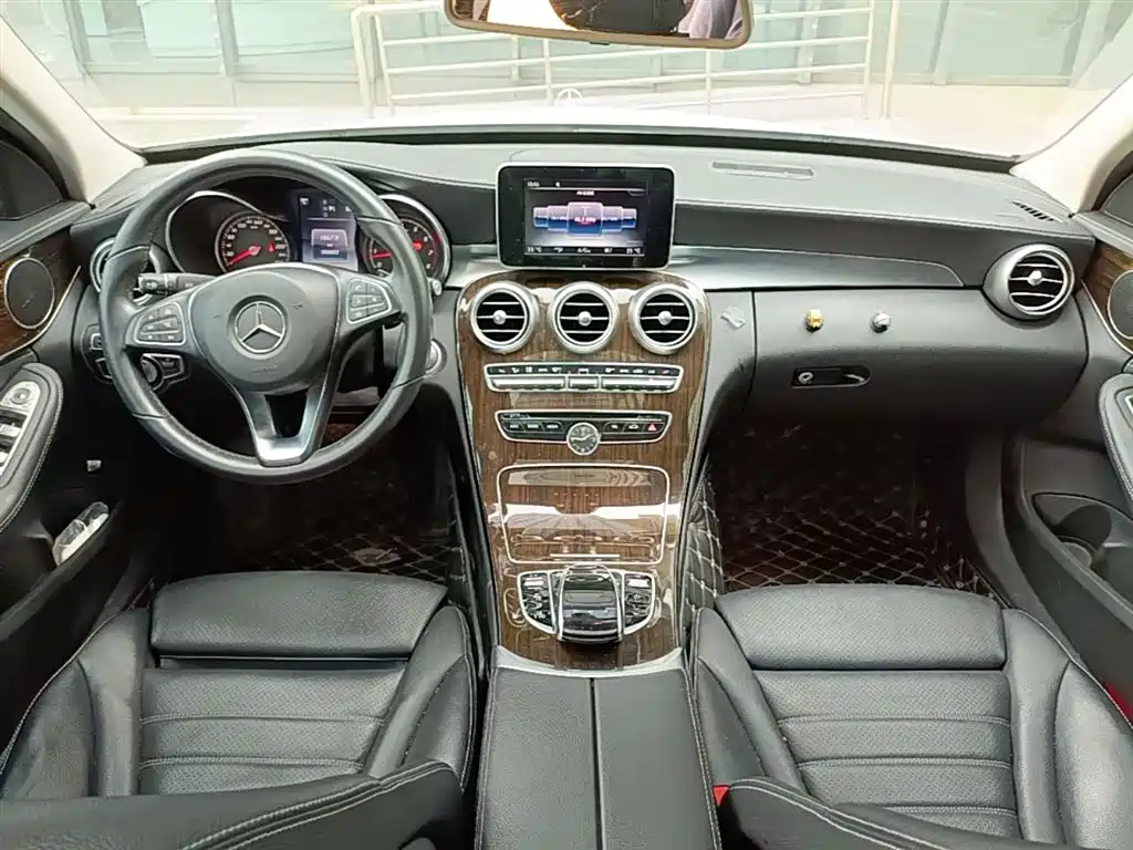 Mercedes-Benz C-Class 2017 C 180 L фото 10