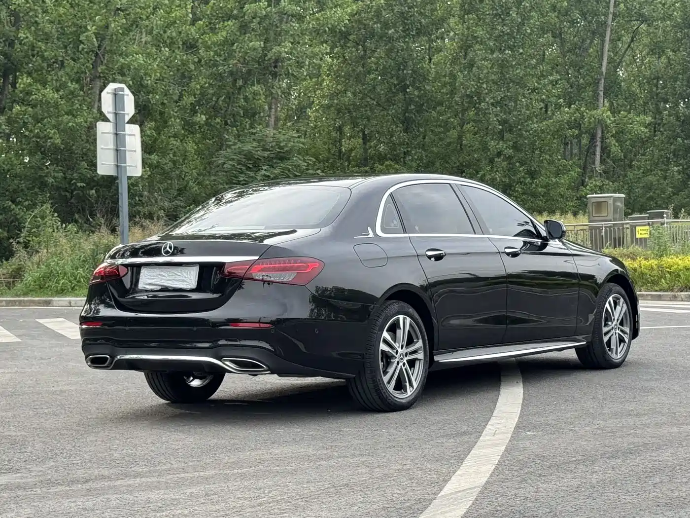 Mercedes-Benz E-Class 2022 E 260 L Sport фото 15
