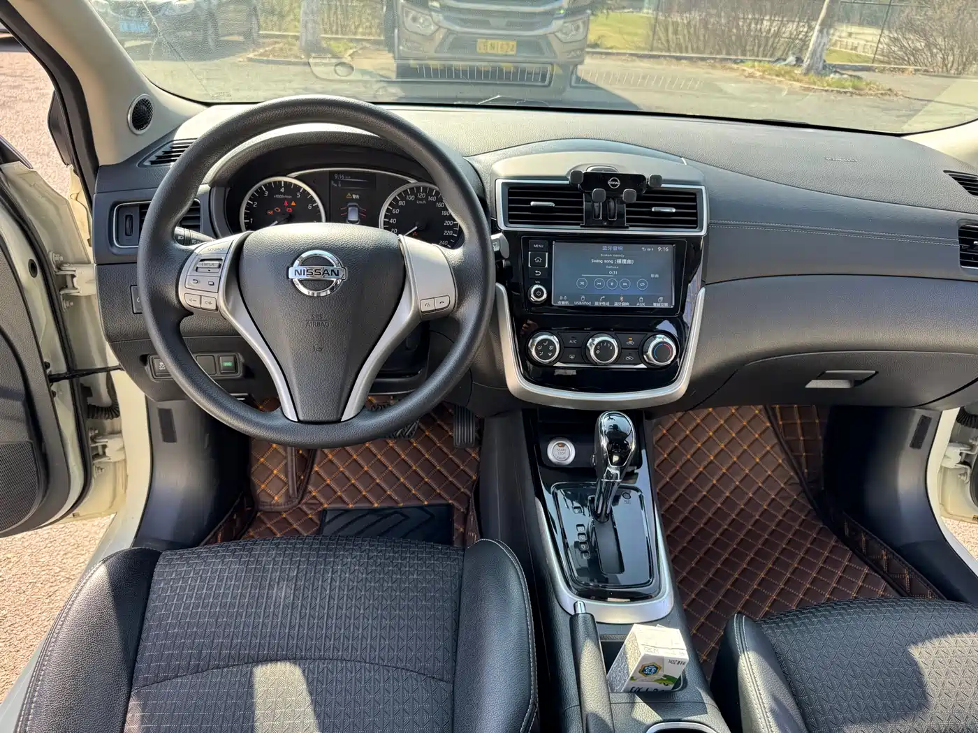 صورة 11 - Nissan Tiida