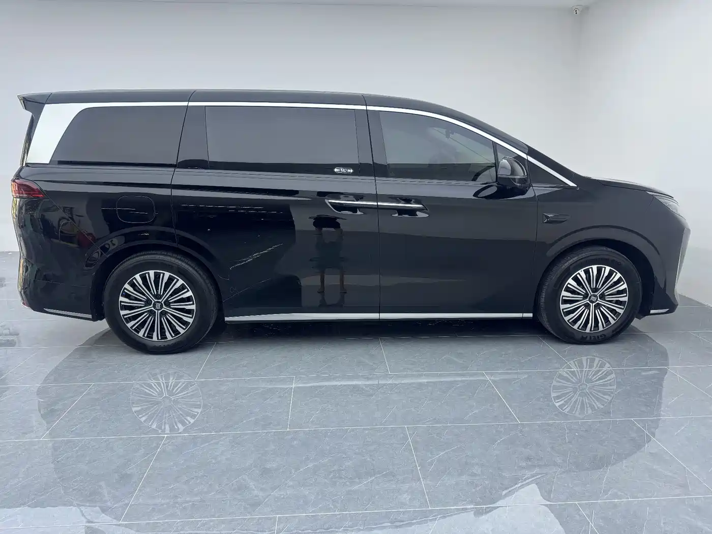 BYD Xia 2025 DM-i 1.5T 100km Surpass Edition фото 18