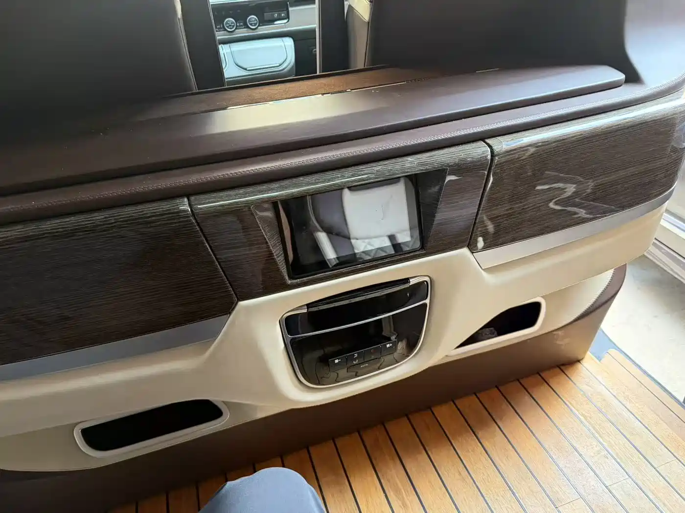 Volkswagen Caravelle 2019 2.0TSI 4WD Luxury 7-seater фото 10