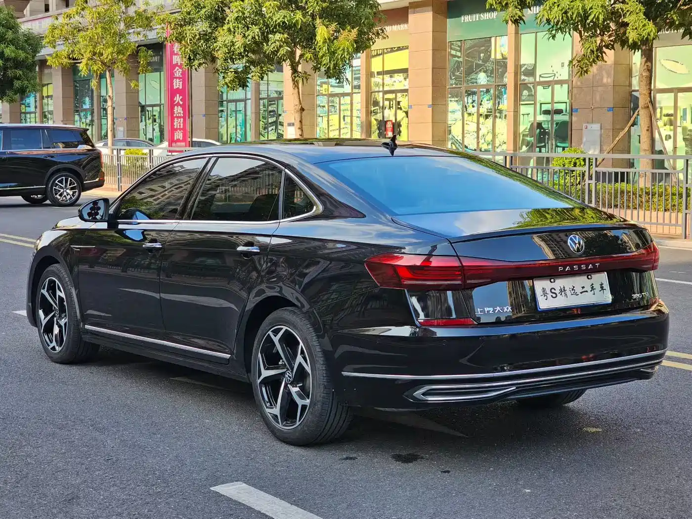 Volkswagen Passat 2024 380TSI Starlight Luxury Edition фото 4