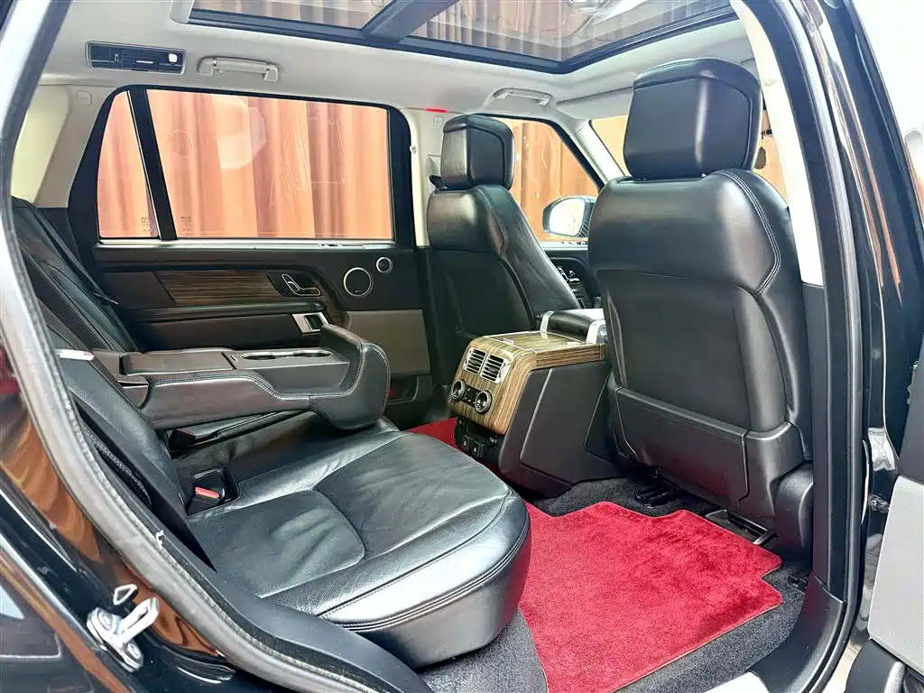 Land Rover Range Rover 2018 3.0 SC V6 Vogue SE Genesis Extended Edition фото 8