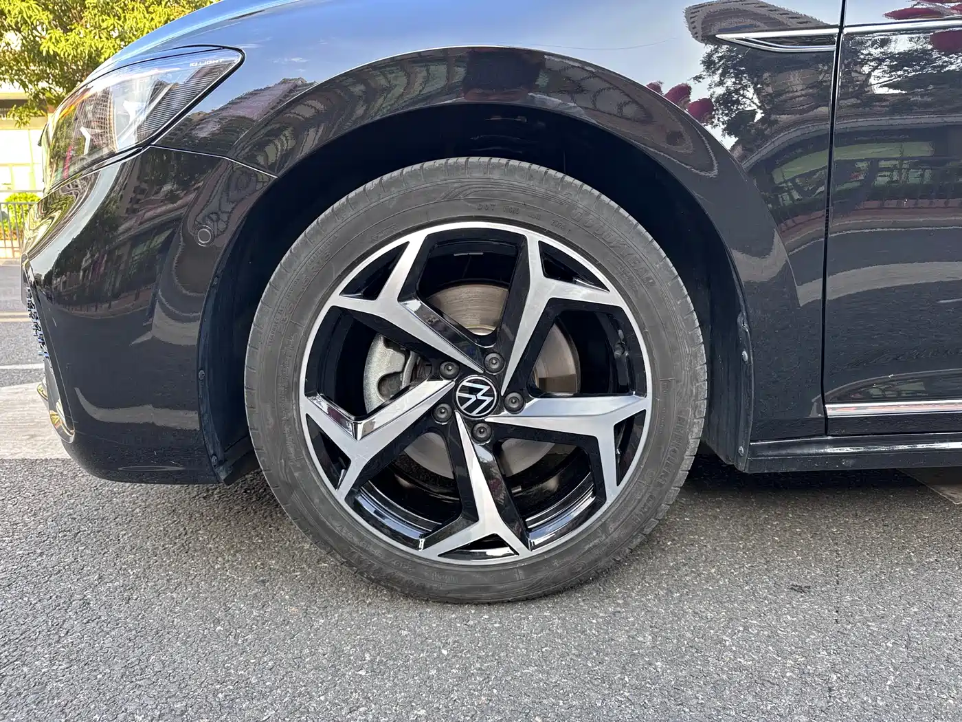 Volkswagen Passat 2024 380TSI Starlight Luxury Edition фото 14