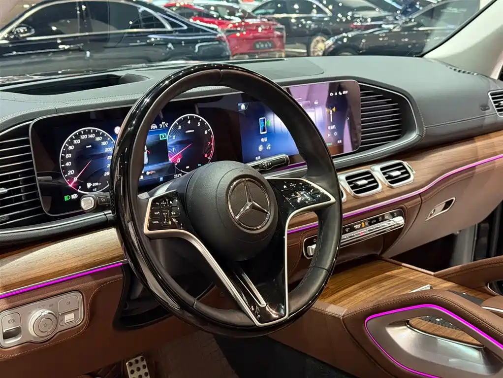 Mercedes-Benz GLS 2024 Model GLS 450 4MATIC Luxury фото 15