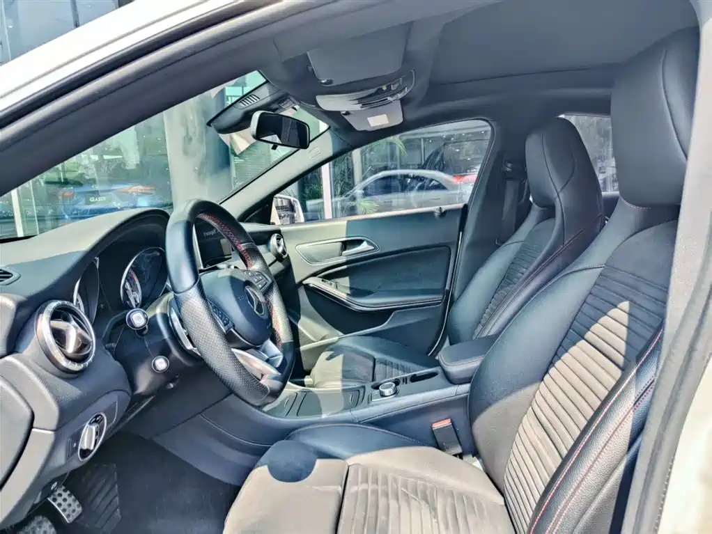 Mercedes-Benz CLA (Import) 2015 CLA 220 4MATIC фото 10