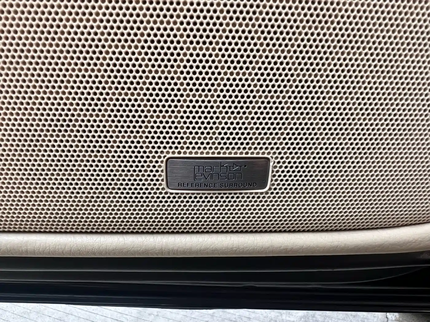 Фото 12 - Lexus LS