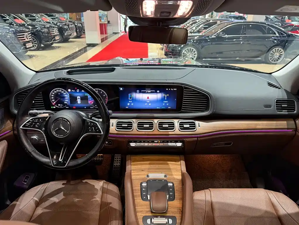 Mercedes-Benz GLS 2024 Model GLS 450 4MATIC Luxury фото 18