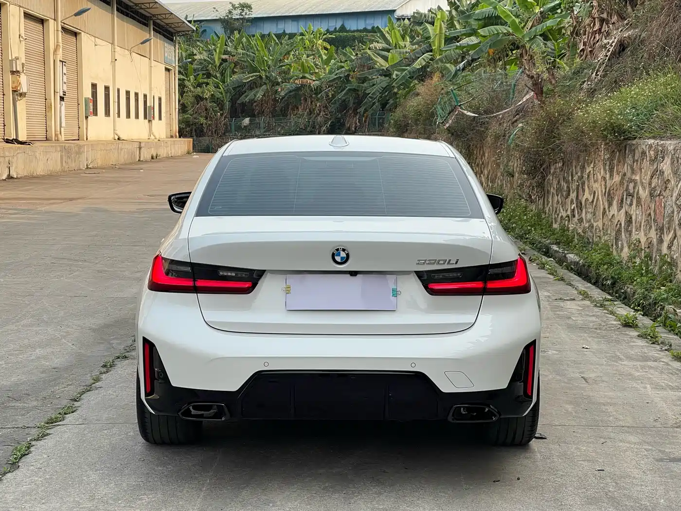 BMW 3 Series 2025 330Li M Sport Night Edition фото 9