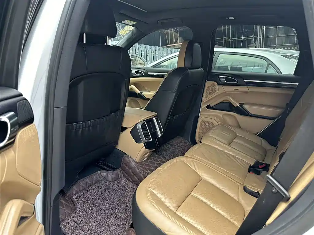 Porsche Cayenne 2016 Cayenne Platinum Edition 3.0T фото 9