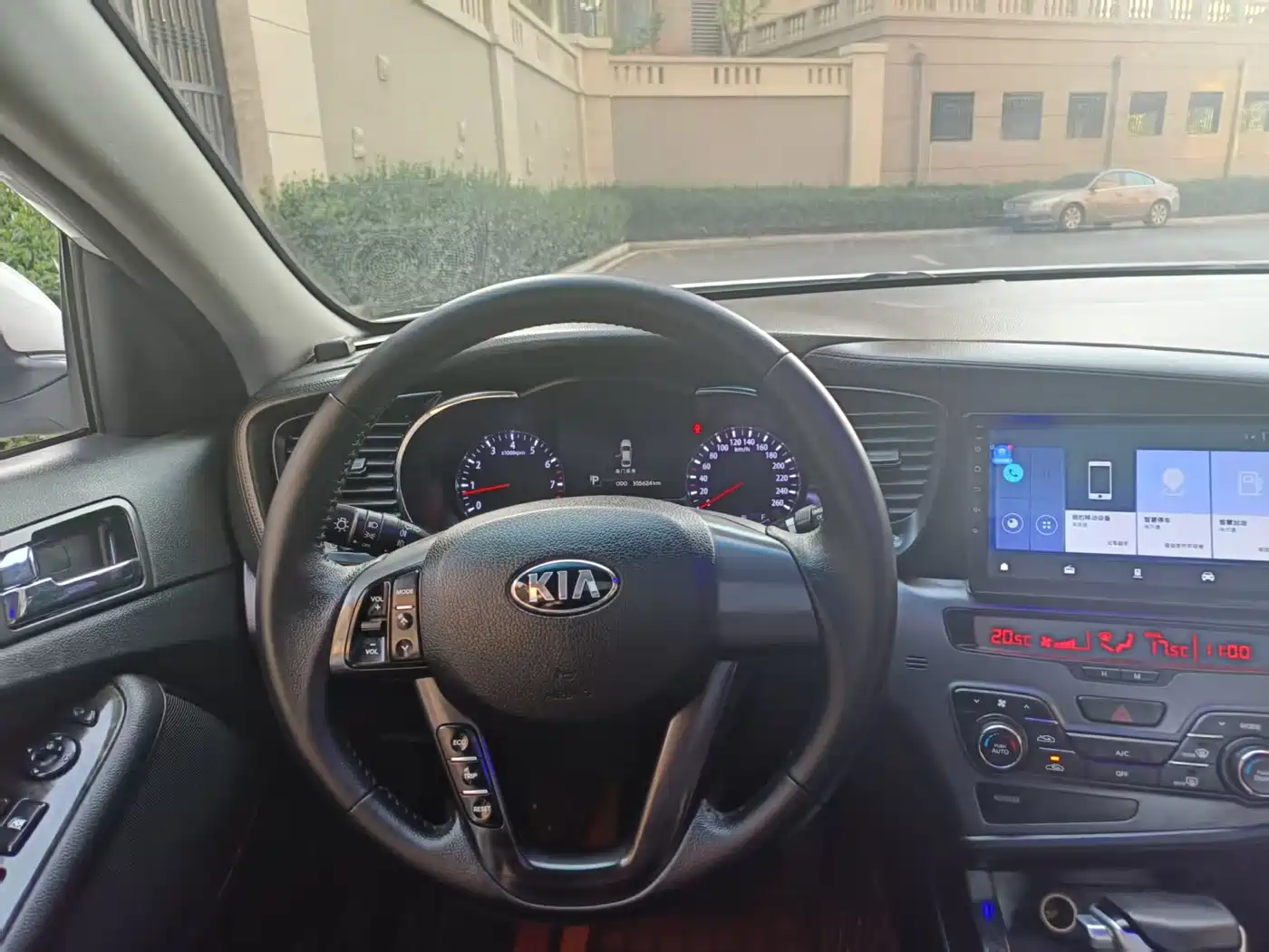 Kia K5 2012 2.0L Automatic DLX фото 6