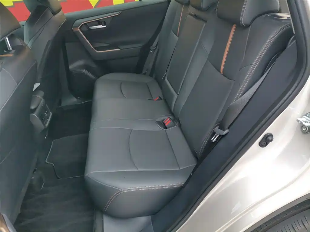 Toyota Wildlander 2024 2.0L CVT 2WD Urban Edition фото 15