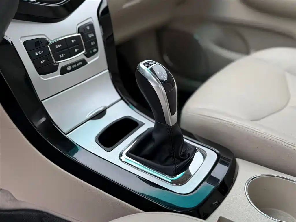 BYD E5