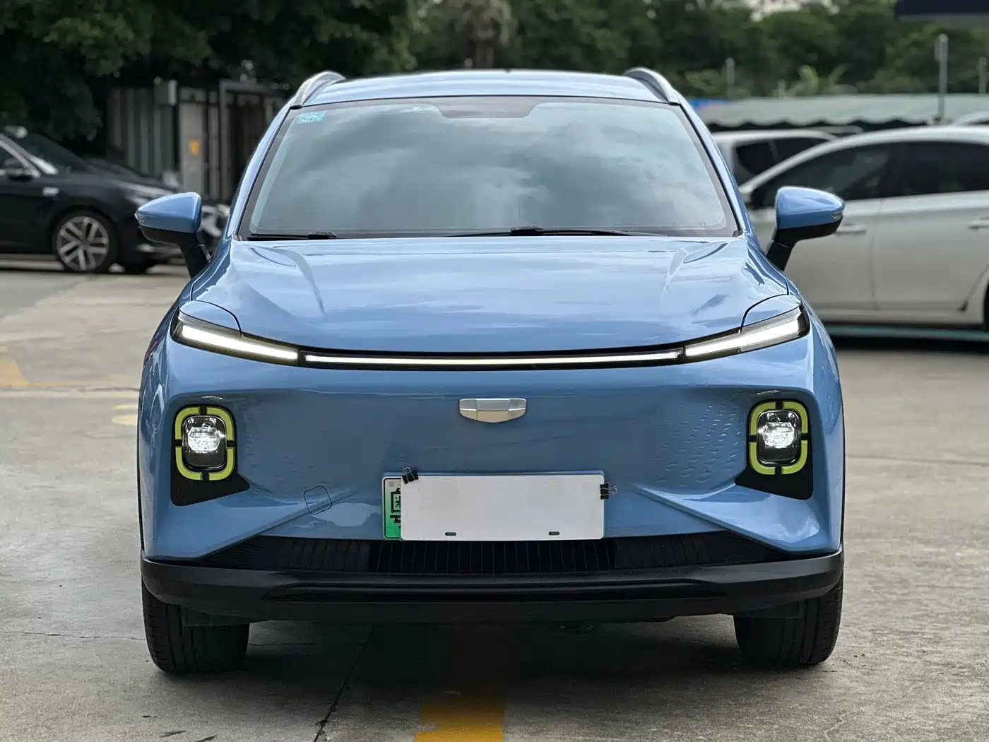 Фото 2 - Geely Geometry E Firefly