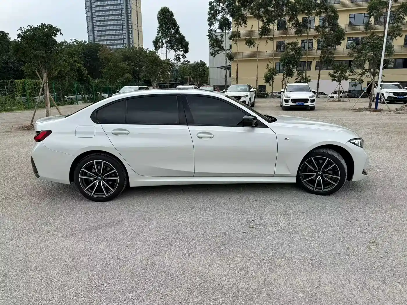 BMW 3 Series 2023 320Li M Sport Package фото 4