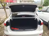 Фото 19 - Geely Emgrand