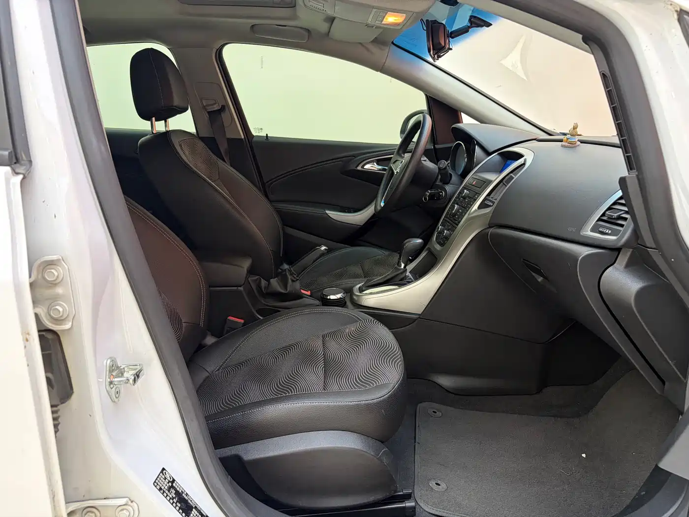 Buick Excelle 2014 XT 1.6L Automatic Fashion фото 23