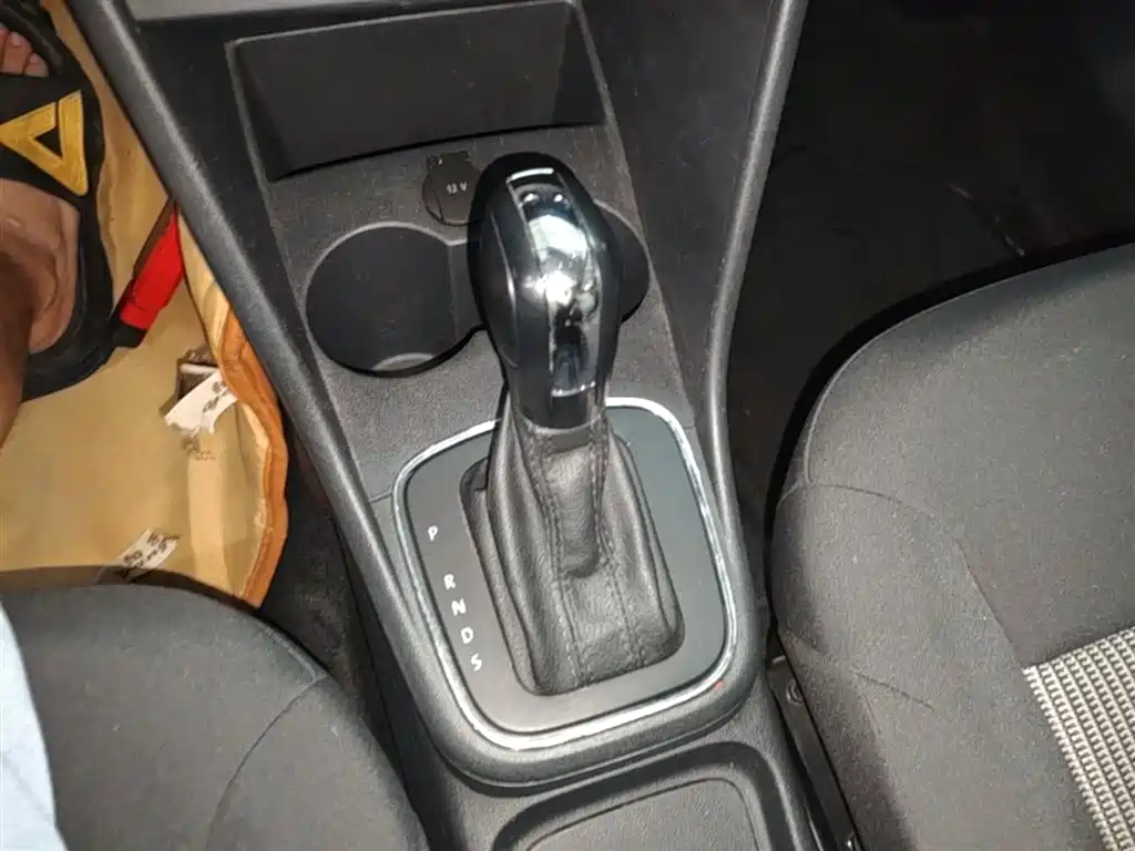 Volkswagen Polo 2016 1.4L Automatic Trend фото 14