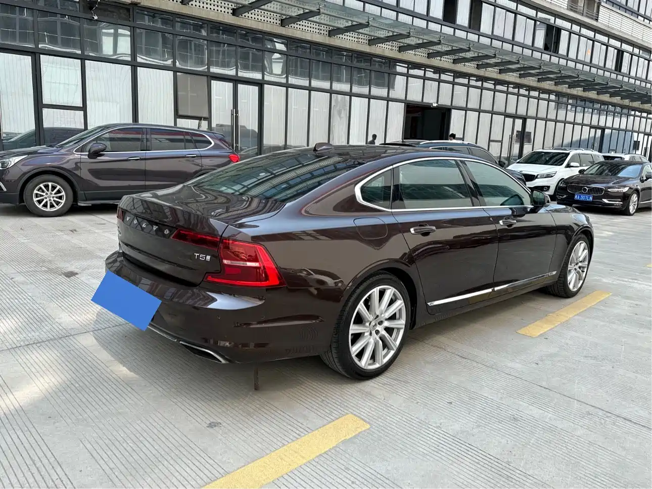 Фото 4 - Volvo S90